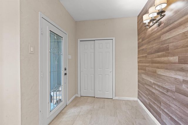 141 Pine View LOOP, Bastrop, TX 78602