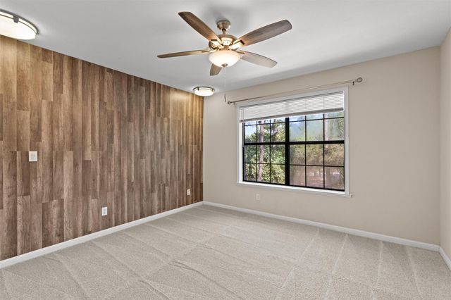 141 Pine View LOOP, Bastrop, TX 78602