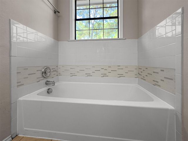 141 Pine View LOOP, Bastrop, TX 78602
