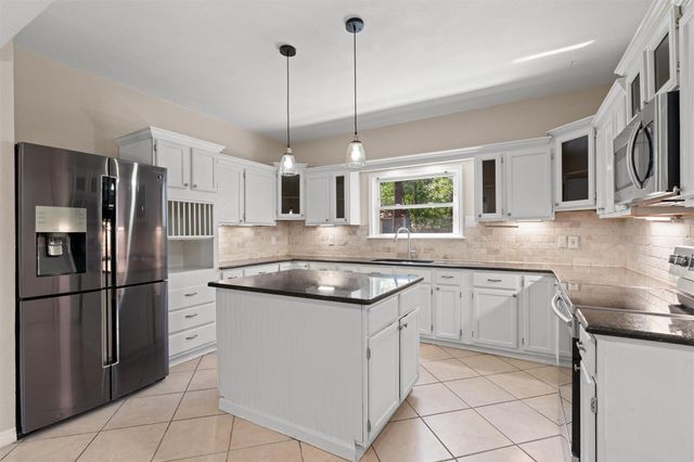 141 Pine View LOOP, Bastrop, TX 78602
