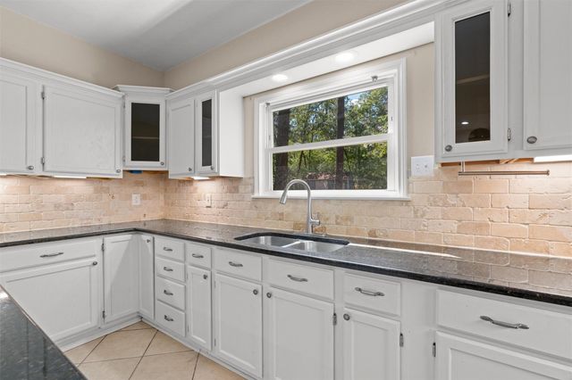 141 Pine View LOOP, Bastrop, TX 78602