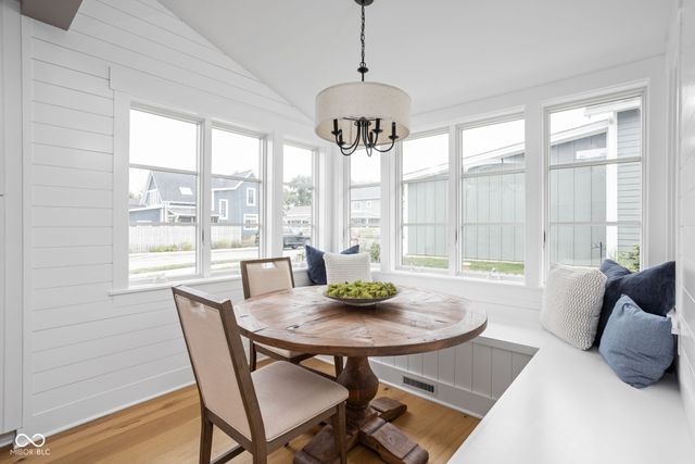 5713 Upper Garden Way, Zionsville, IN 46077