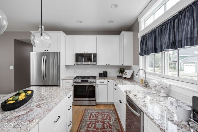 5713 Upper Garden Way, Zionsville, IN 46077