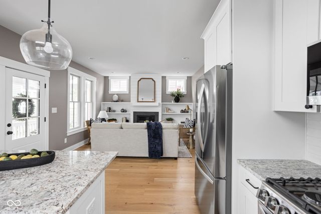 5713 Upper Garden Way, Zionsville, IN 46077