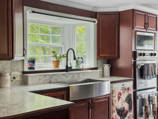 4869 Slans Island Road, Hollywood, SC 29449