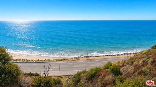 18222 Coastline Drive, Malibu, CA 90265