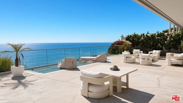18222 Coastline Drive, Malibu, CA 90265
