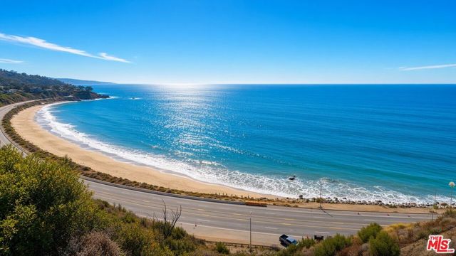 18222 Coastline Drive, Malibu, CA 90265
