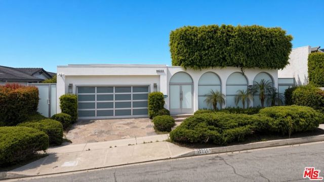 18222 Coastline Drive, Malibu, CA 90265