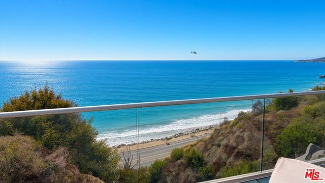 18222 Coastline Drive, Malibu, CA 90265
