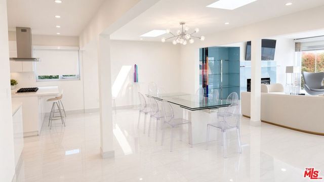 18222 Coastline Drive, Malibu, CA 90265