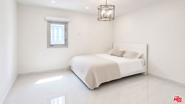 18222 Coastline Drive, Malibu, CA 90265