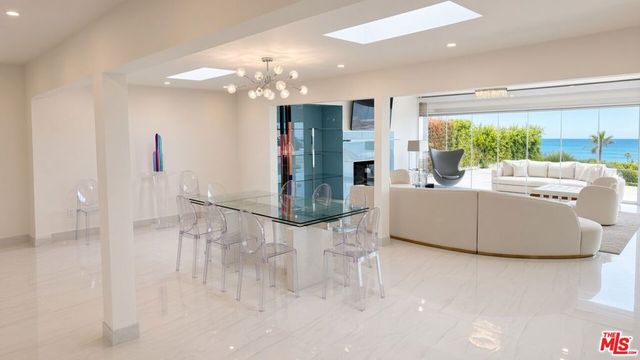 18222 Coastline Drive, Malibu, CA 90265
