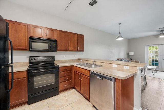 2927 SW 35TH PLACE 113, Gainesville, FL 32608