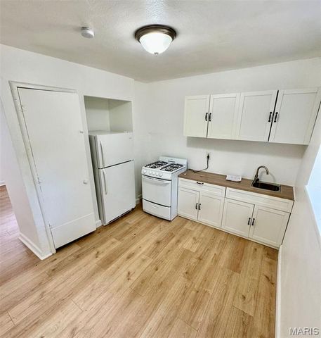 10132 Duke Drive, St Louis, MO 63136