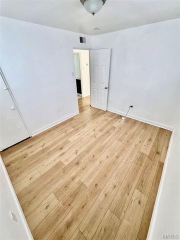 10132 Duke Drive, St Louis, MO 63136