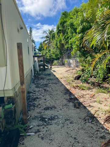 290 Leo Lane, Geiger Key, FL 33040