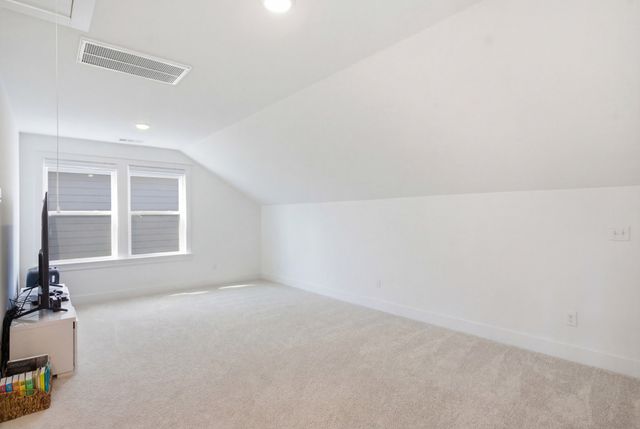 132 Portico Pl, La Vergne, TN 37086