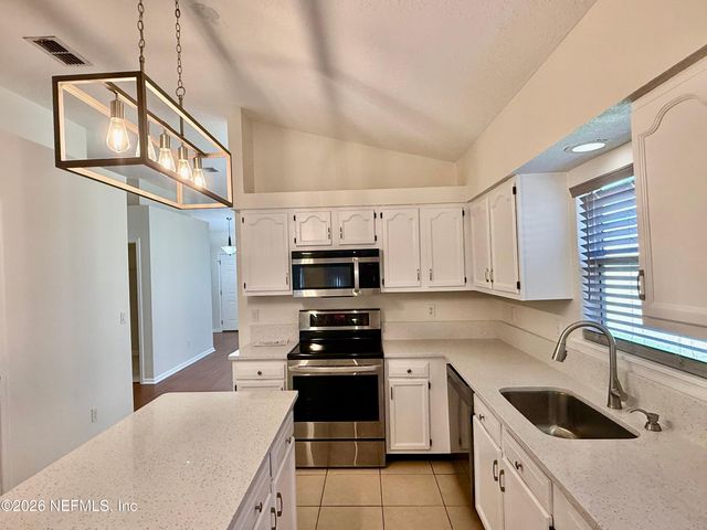 8796 CHAMBORE Drive, Jacksonville, FL 32256
