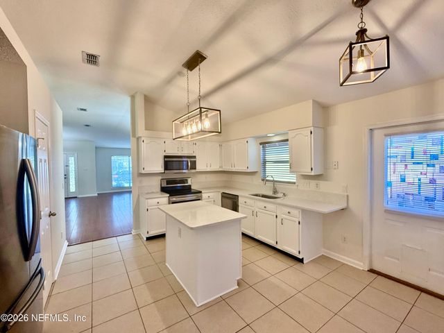 8796 CHAMBORE Drive, Jacksonville, FL 32256