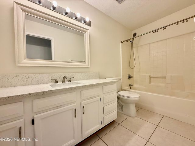 8796 CHAMBORE Drive, Jacksonville, FL 32256
