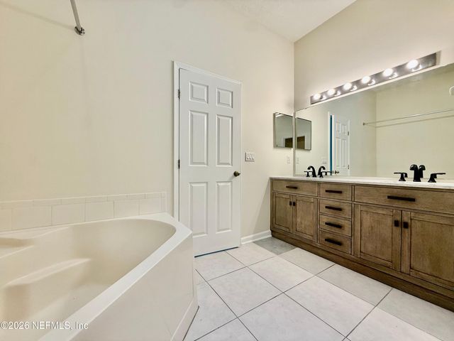 8796 CHAMBORE Drive, Jacksonville, FL 32256
