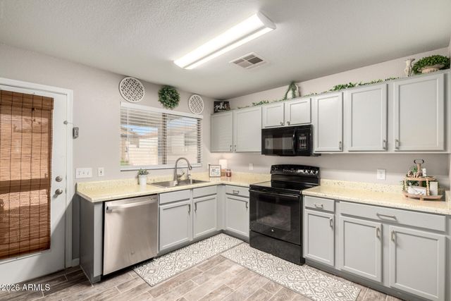 920 E PIMA Avenue, Apache Junction, AZ 85119