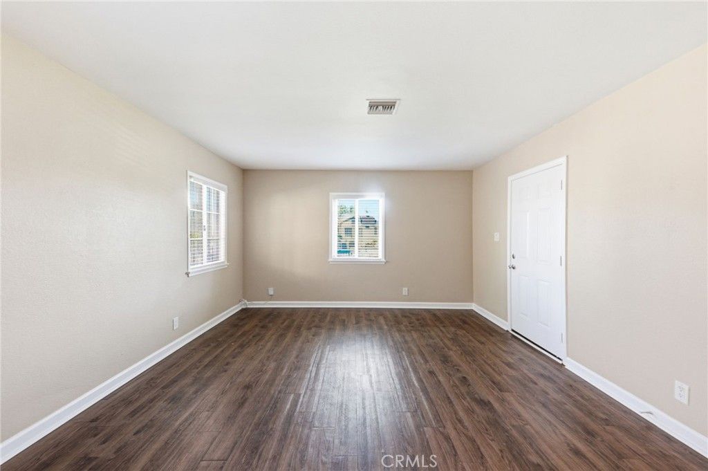 Image 10 of property listing at 8113 Noble, Panorama City, CA 91402