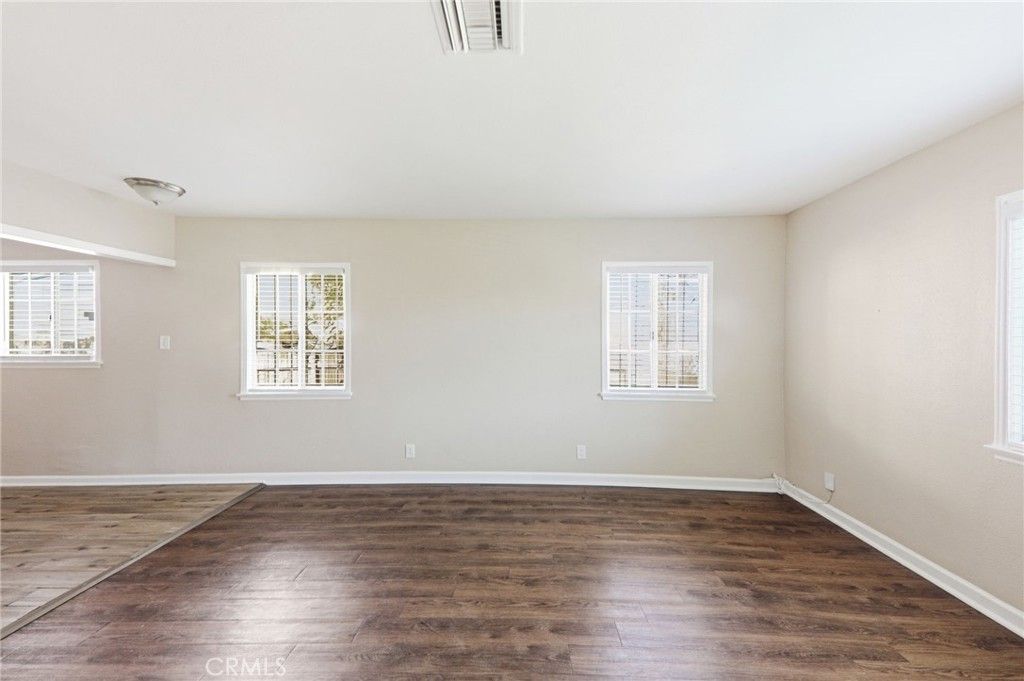 Image 7 of property listing at 8113 Noble, Panorama City, CA 91402