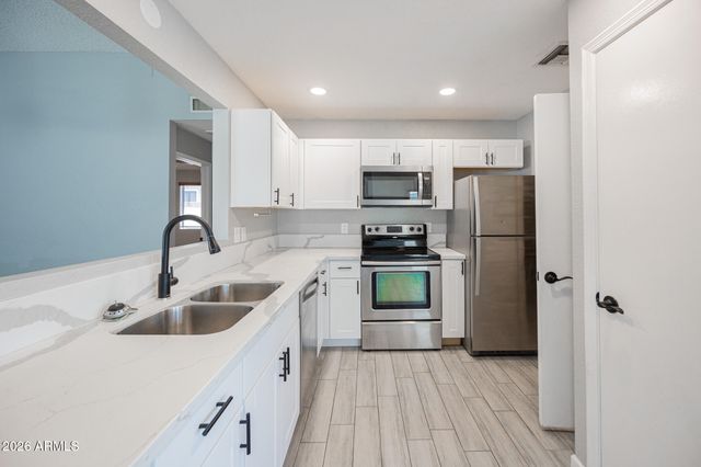 8870 W VILLA RITA Drive, Peoria, AZ 85382