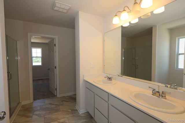 634 Harvest Way, Chelsea, MI 48118