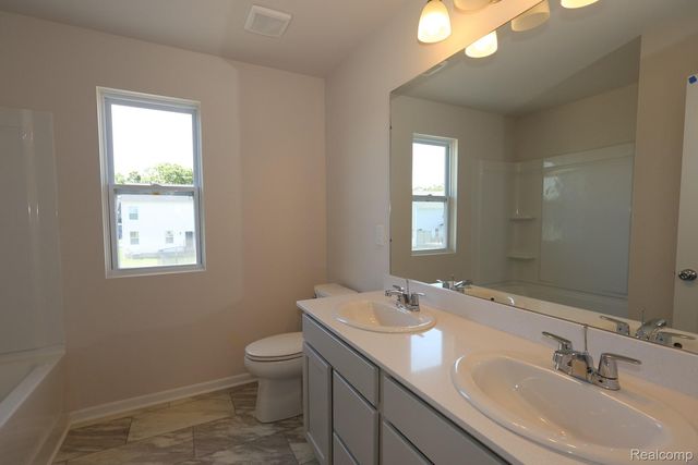 634 Harvest Way, Chelsea, MI 48118