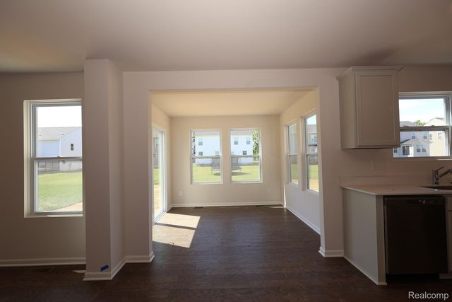 634 Harvest Way, Chelsea, MI 48118
