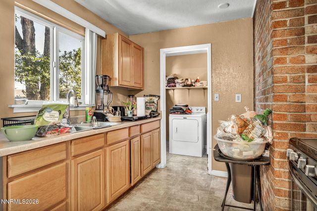 724 W 5th Street, Carson City, NV 89703
