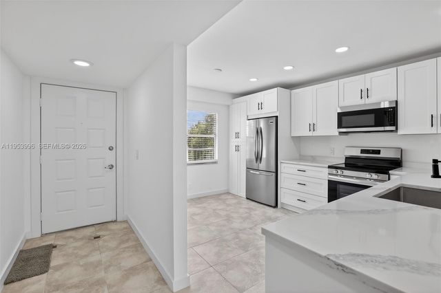 12601 SW 13th St 411G, Pembroke Pines, FL 33027