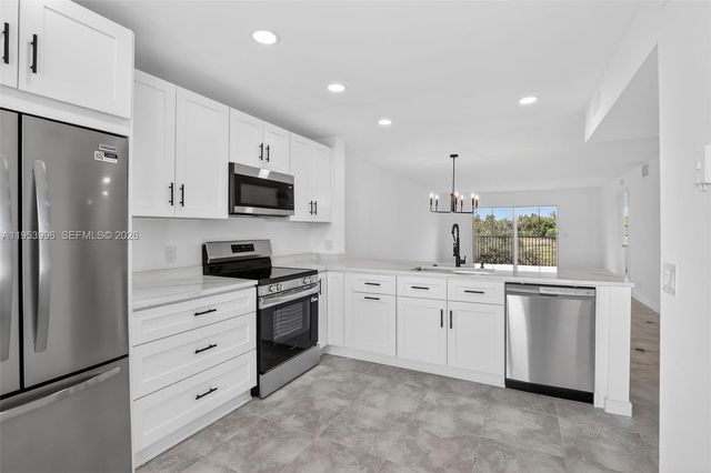 12601 SW 13th St 411G, Pembroke Pines, FL 33027