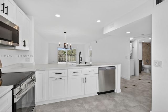 12601 SW 13th St 411G, Pembroke Pines, FL 33027