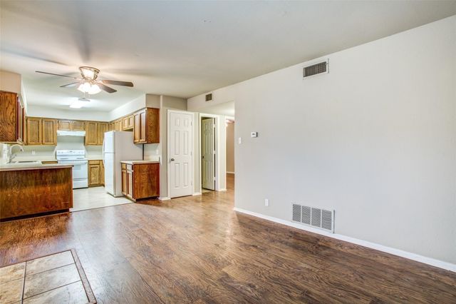 3825 Camelot Street A, Denton, TX 76209