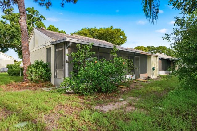 18 WINDRUSH BAY DRIVE, Tarpon Springs, FL 34689