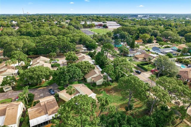 18 WINDRUSH BAY DRIVE, Tarpon Springs, FL 34689
