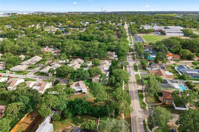 18 WINDRUSH BAY DRIVE, Tarpon Springs, FL 34689