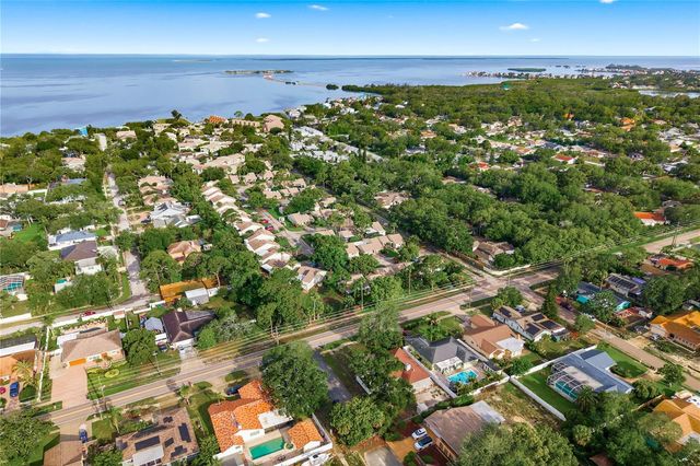 18 WINDRUSH BAY DRIVE, Tarpon Springs, FL 34689