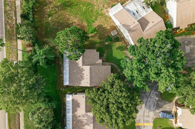 18 WINDRUSH BAY DRIVE, Tarpon Springs, FL 34689