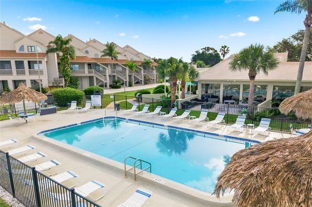 18 WINDRUSH BAY DRIVE, Tarpon Springs, FL 34689