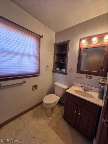 1093 E Schaaf Road, Independence, OH 44131