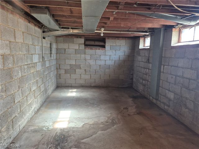 1093 E Schaaf Road, Independence, OH 44131