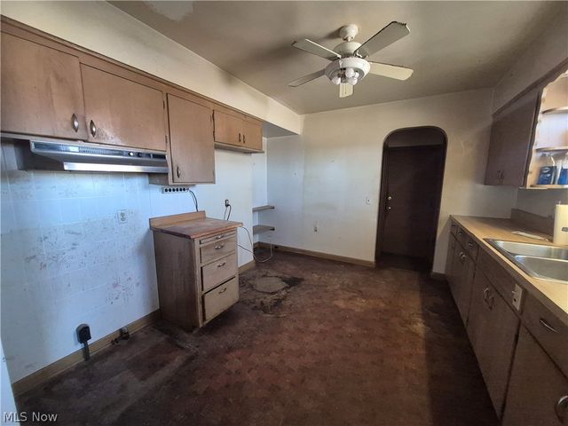 1093 E Schaaf Road, Independence, OH 44131