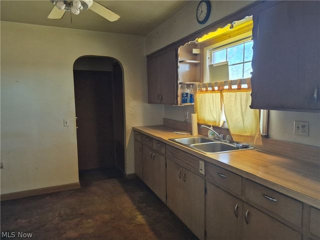 1093 E Schaaf Road, Independence, OH 44131