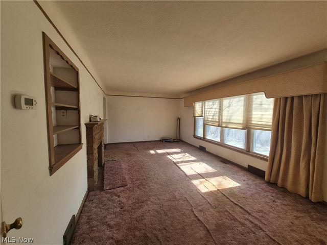 1093 E Schaaf Road, Independence, OH 44131