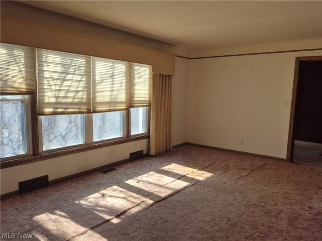 1093 E Schaaf Road, Independence, OH 44131